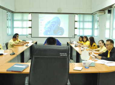 เป็นประธานการประชุม ข้าราชการ พนักงานราชการ และเจ้าหน้าที่ พารามิเตอร์รูปภาพ 3